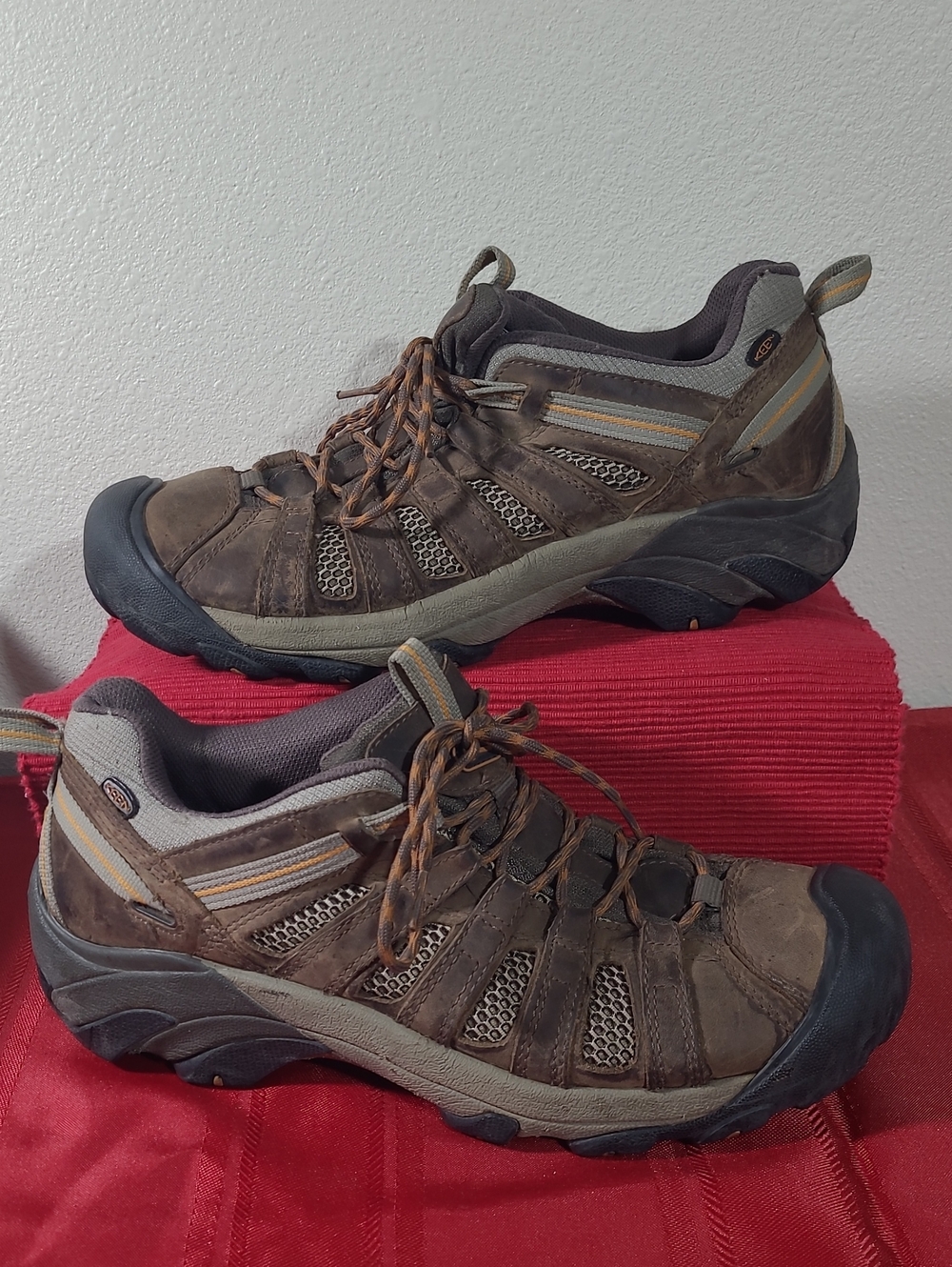 KEEN Men's Brown and Tan Trail Hiking Shoes